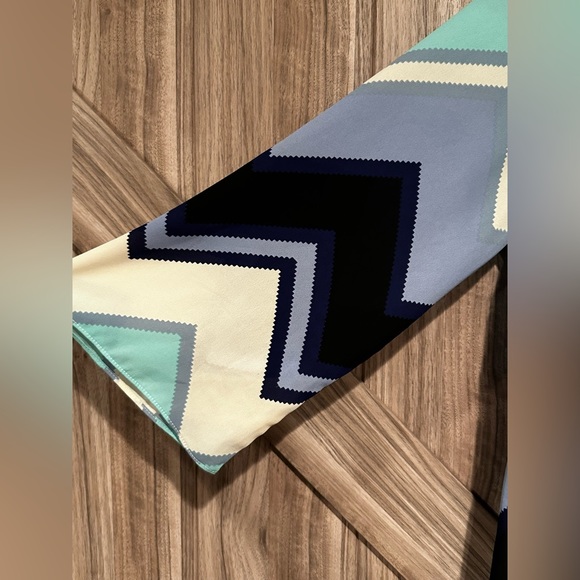 Geometric Print 3/4 Sleeve Shift Dress - Picture 3 of 6